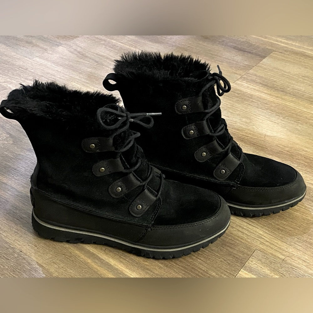 Sorel Joan Explorer Suede Faux Fur Lined Boots Sz 7